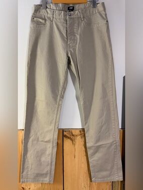 W30 L29 • H&M Khaki Pants